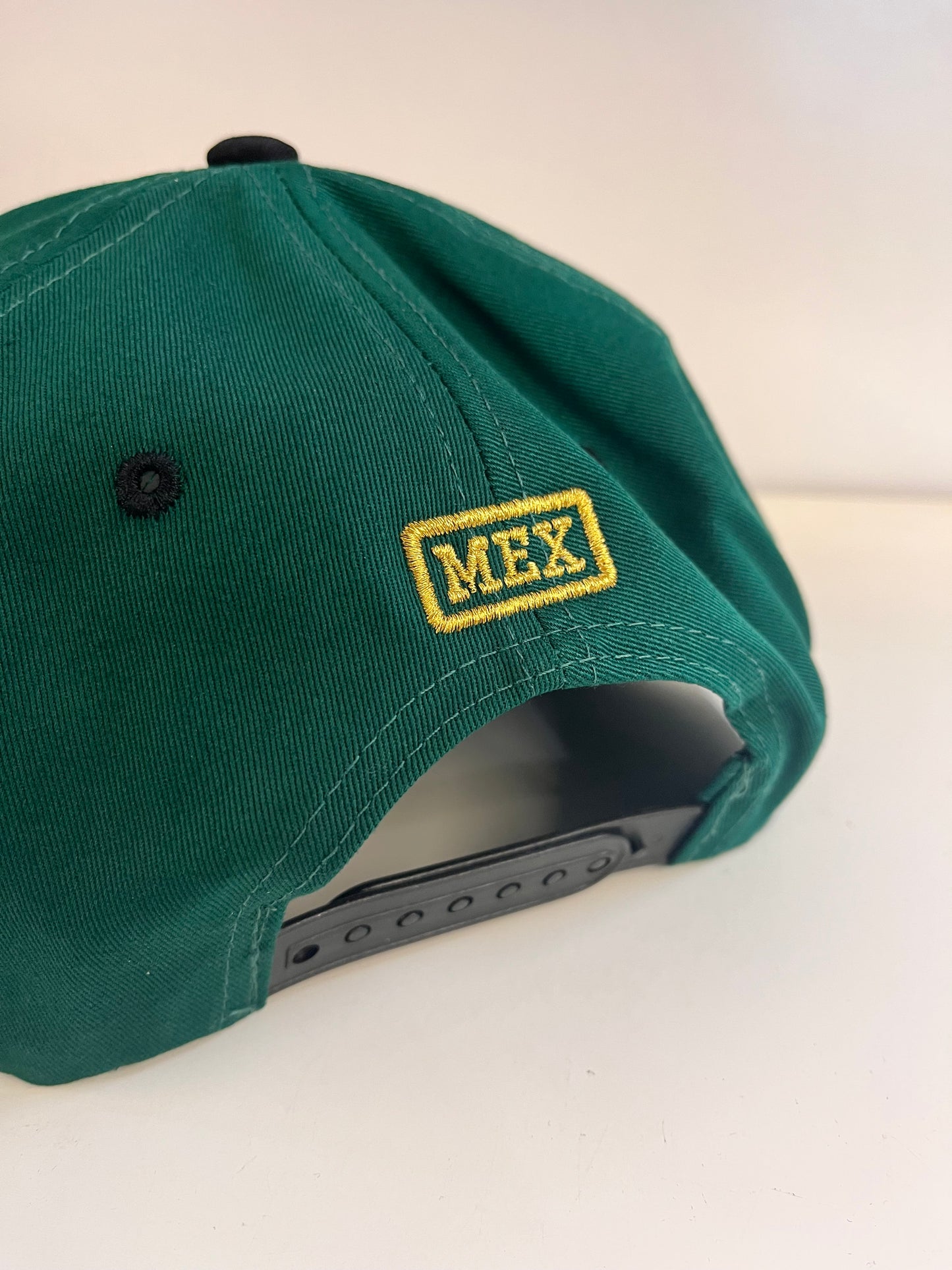 Gorra Snapback de México con Acentos Dorados - Verde
